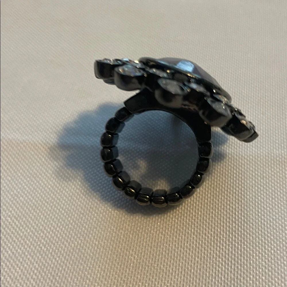 Elegant Statement Ring - Picture 3 of 3